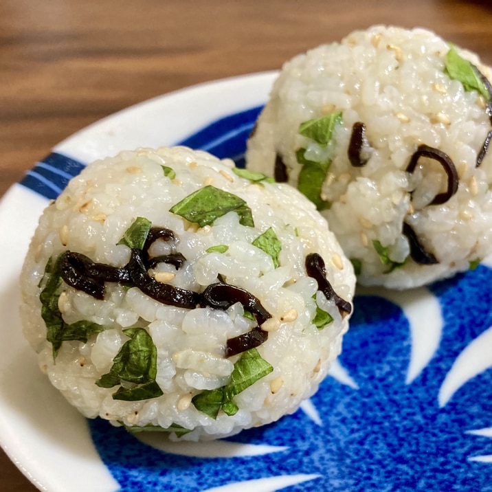 食欲そそる♪大葉入り塩昆布おにぎり